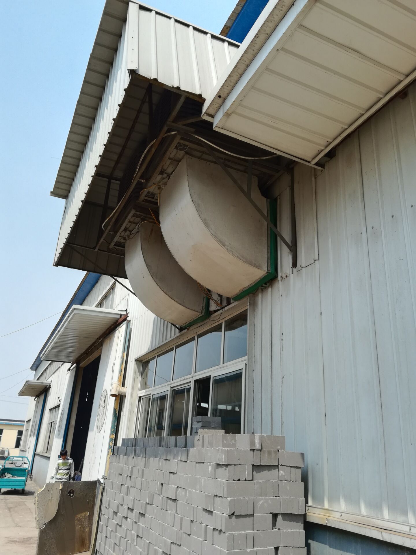 精細化工廠給車間怎么做工位降溫系統(tǒng)？