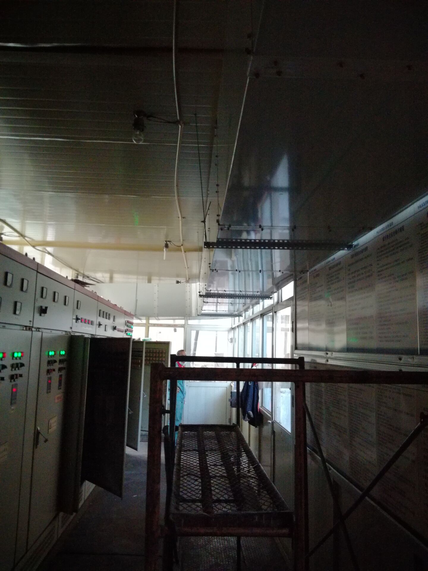 環(huán)?？照{(diào)塑膠廠降溫案例