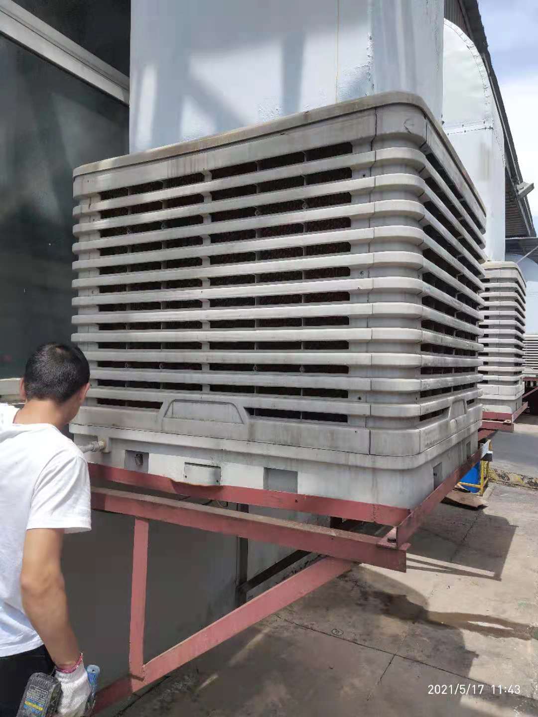 魚類飼料廠降溫換氣方法 工廠散熱通風(fēng)辦法