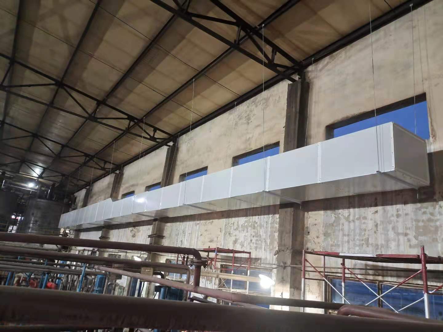 管道送風(fēng)降溫方法 高大型廠房怎么降溫？高大廠房崗位降溫方法